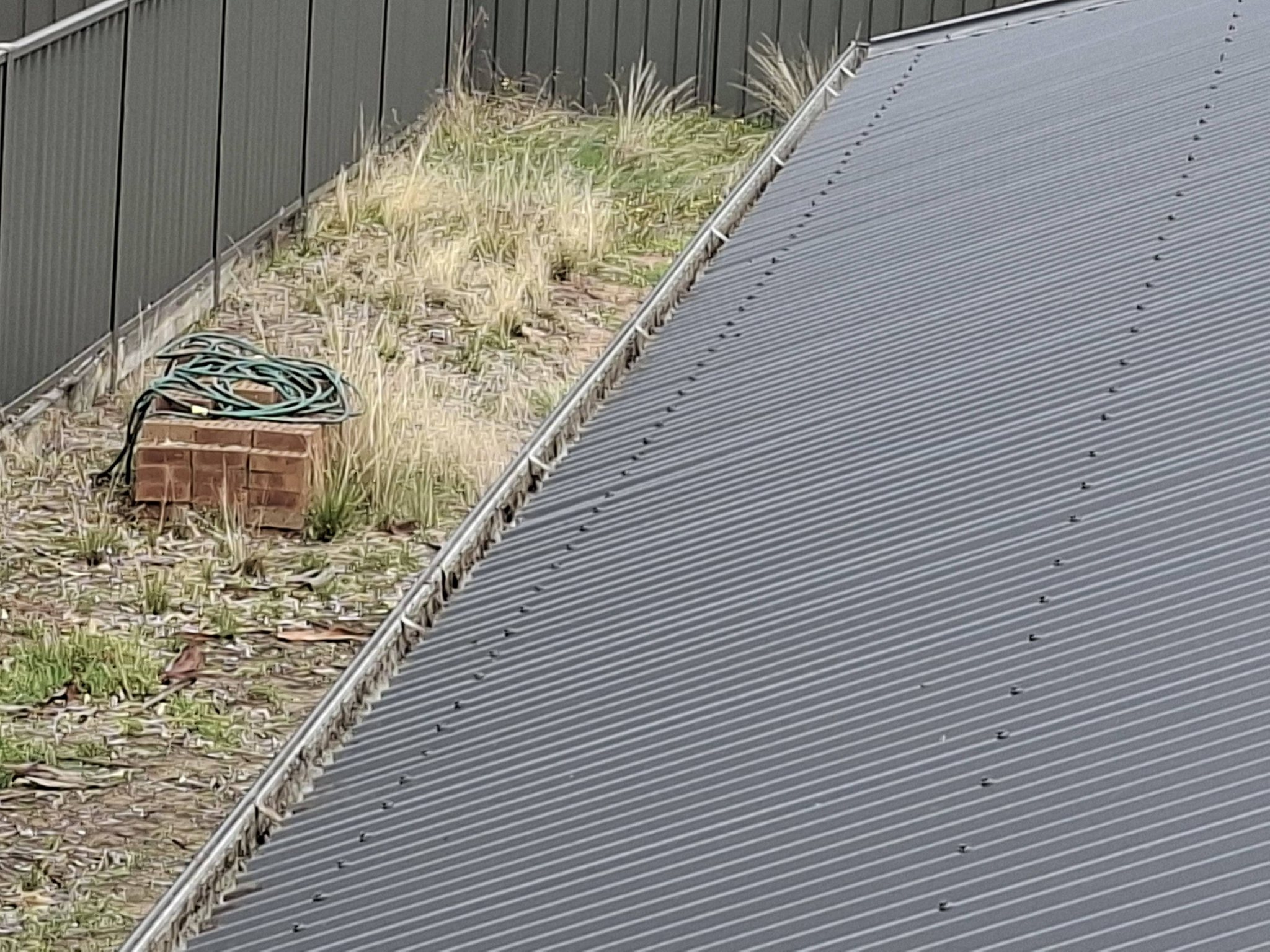 All leaves removed from gutter after professional clean in Marong