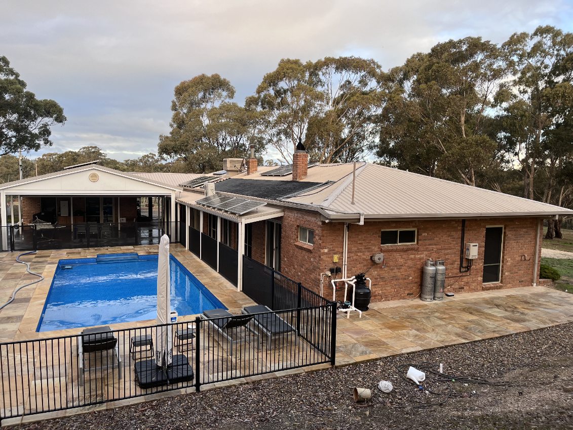 Roof and gutter clean Castlemaine - photo 4