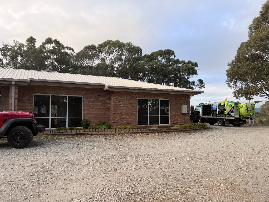 Roof and gutter clean Castlemaine - photo 5